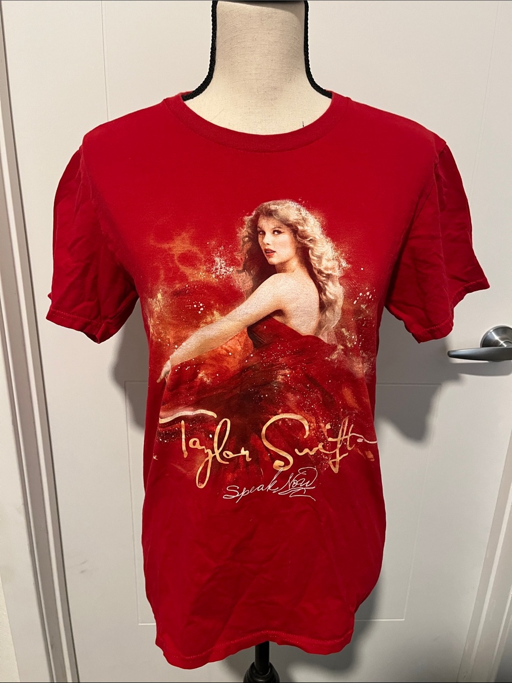 Taylor Swift Red 'Speak Now' Short Sleeve Graphic Tour T-Shirt Music Concert